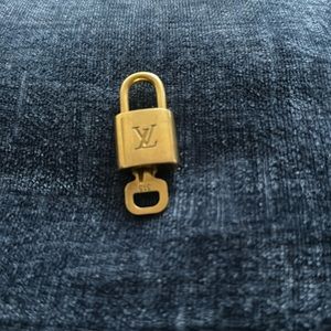 LV Lock & Key #313